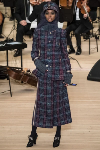 Look 32